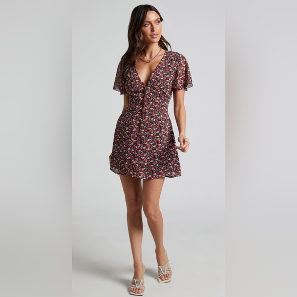 ๐ Floral Mini Dress - Picture 4 of 5
